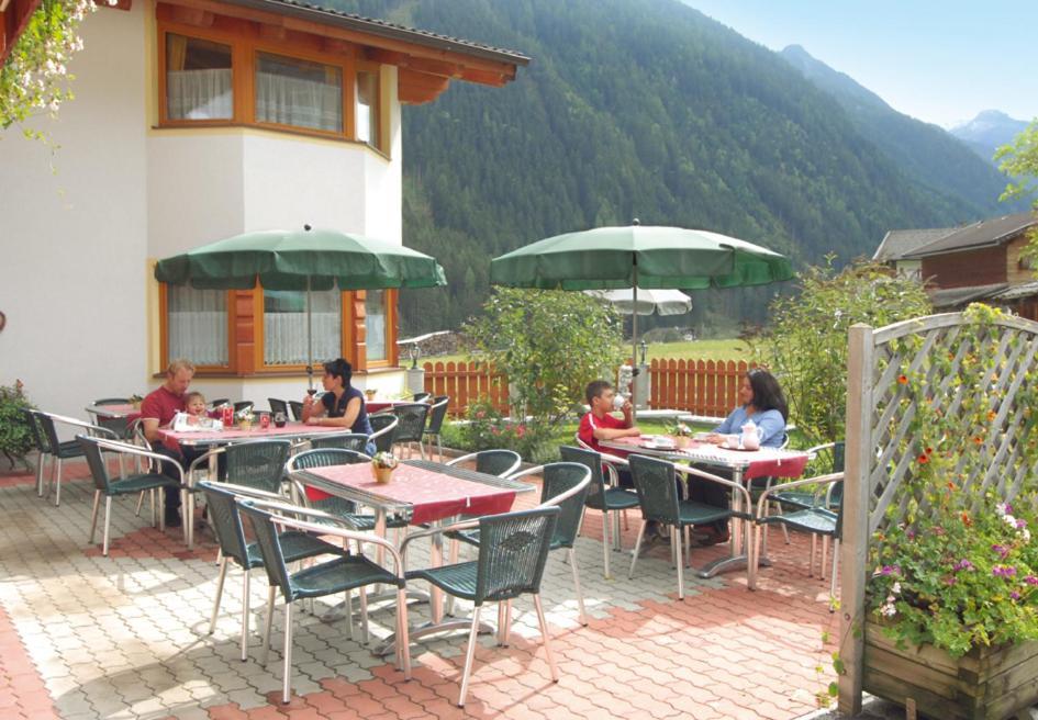 Alpenpension Elferblick Neustift im Stubaital Exterior foto